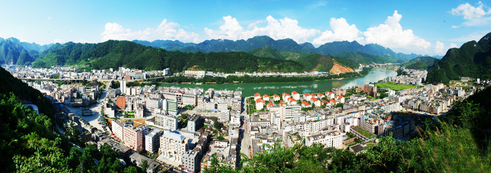 天峨县城全景.jpg