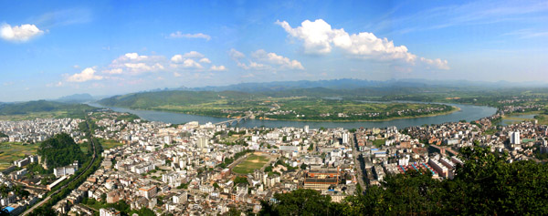 图为融水苗族自治县县城全景.jpg