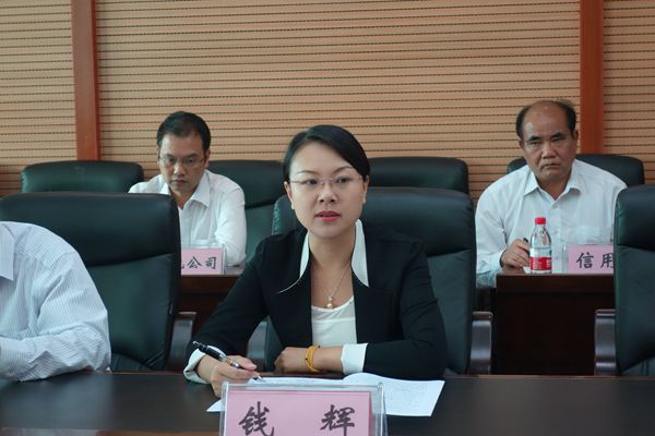 地区处扶贫生态移民工作督查组赴环江县督查