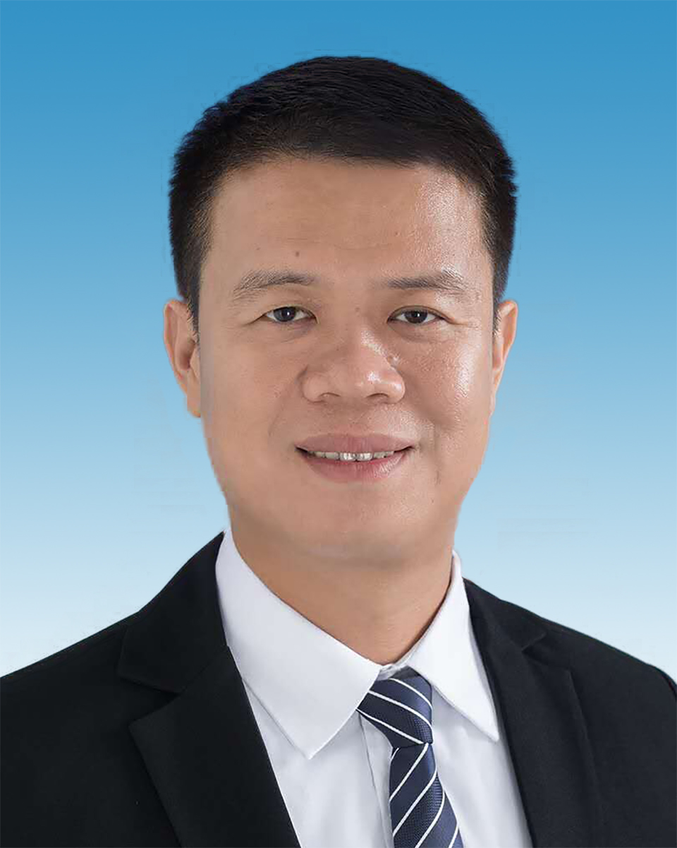 冯波任龙州县代县长附简历