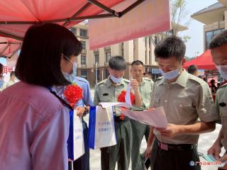 戎归寿城，就业起航—贺州市成功举办退役军人就业专场招聘会